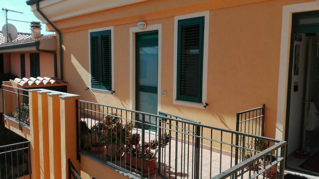 Appartamento In Paese A Santa Teresa Di Gallura Exteriör bild